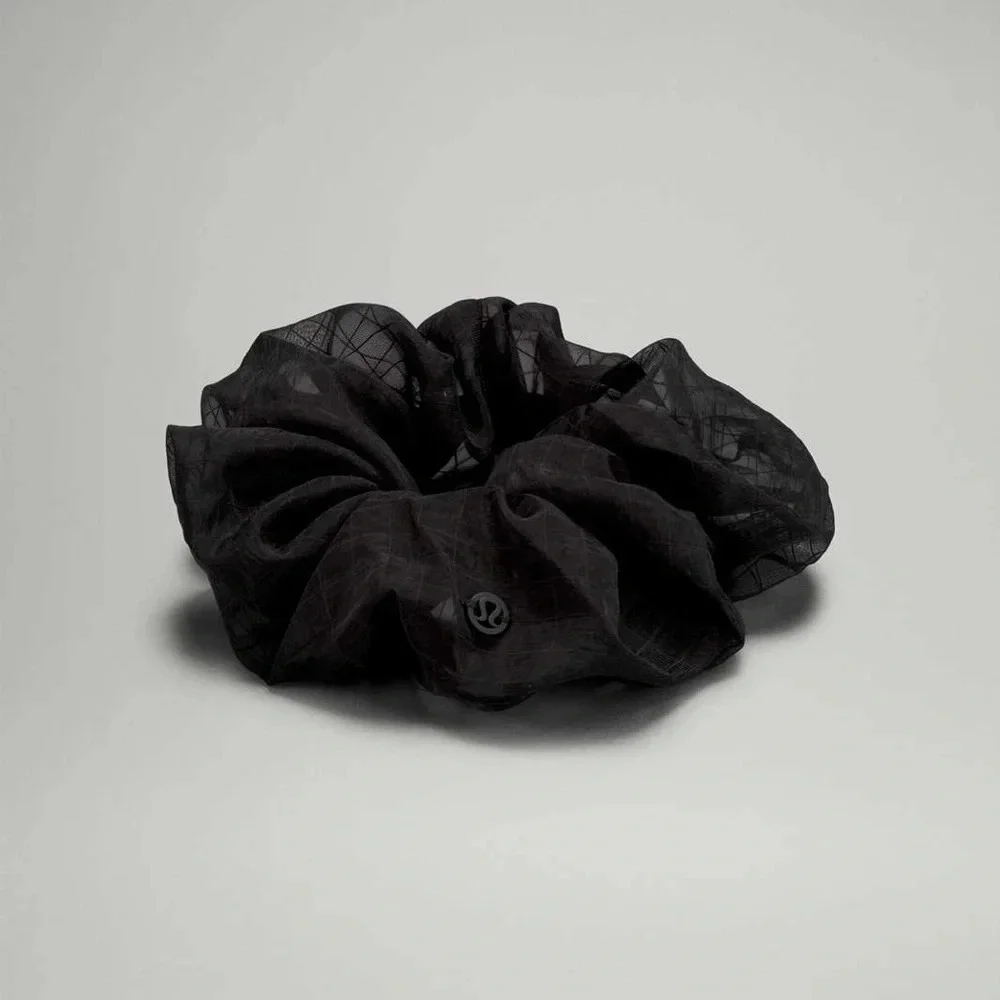 🆕🖤 Lululemon Uplifting Scrunchie *Oversized Black Mesh